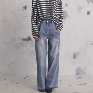 Stylish Denim Wide-Leg Jeans